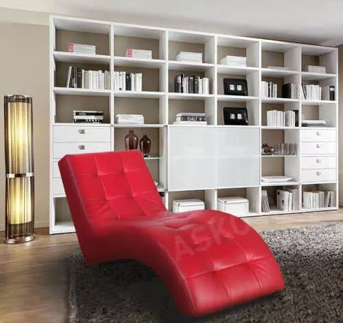 Relaxačné červené interiérové ležadlo